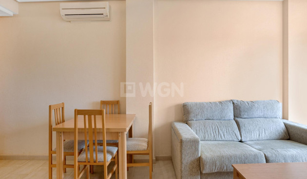 Resale - Apartment / flat - Torrevieja - Centro