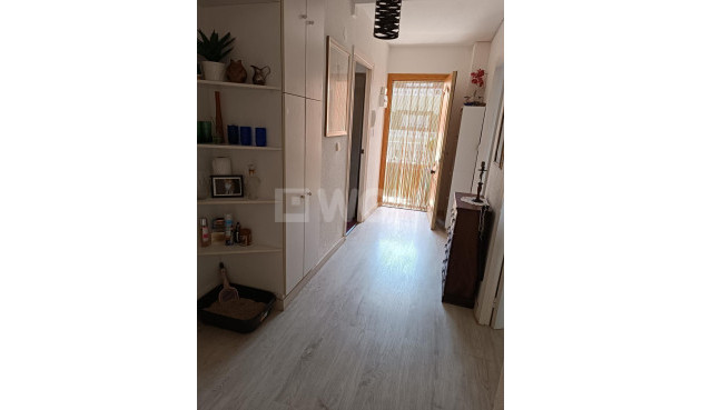 Resale - Apartment / flat - Torrevieja - Punta Prima