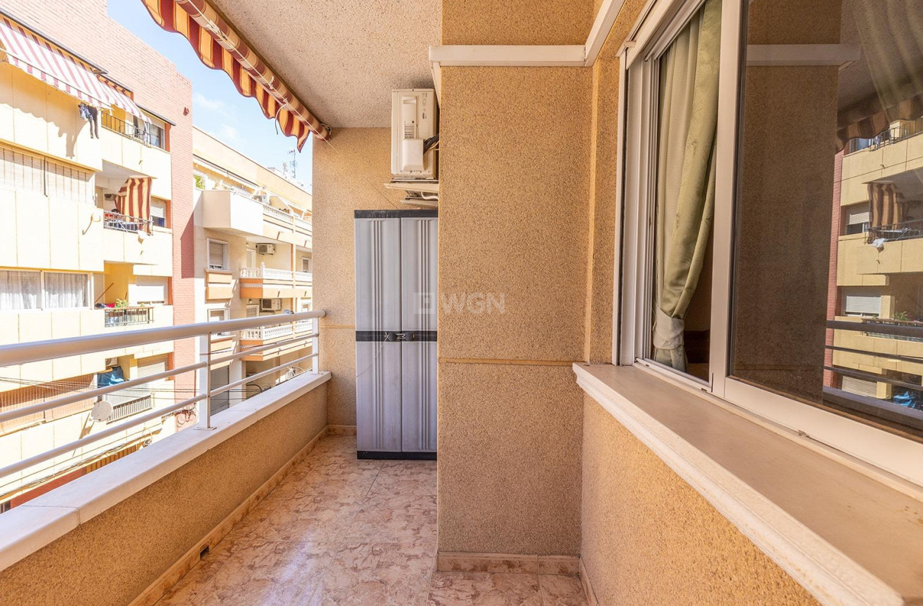 Resale - Apartment / flat - Torrevieja - Estacion De Autobuses