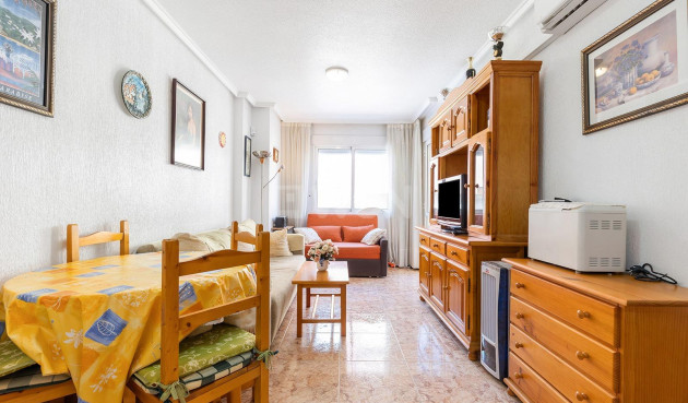 Resale - Apartment / flat - Torrevieja - Estacion De Autobuses