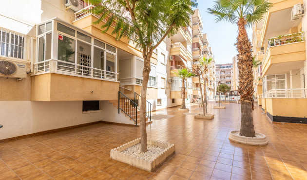 Resale - Apartment / flat - Torrevieja - Estacion De Autobuses