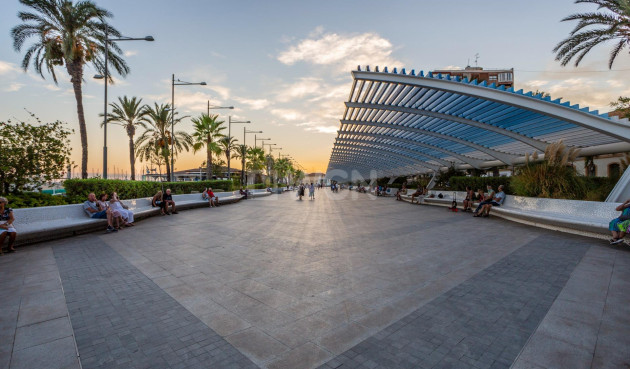 Odsprzedaż - Mieszkanie w bloku - Torrevieja - Estacion De Autobuses