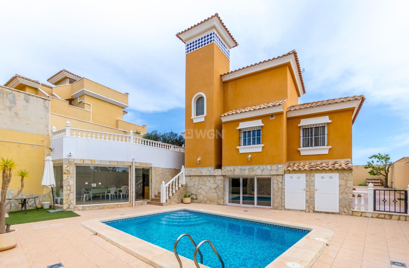 Resale - Villa - Orihuela Costa - Las Filipinas