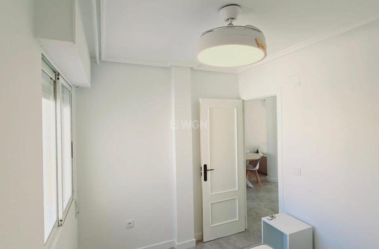 Resale - Apartment / flat - Torrevieja - Habaneras