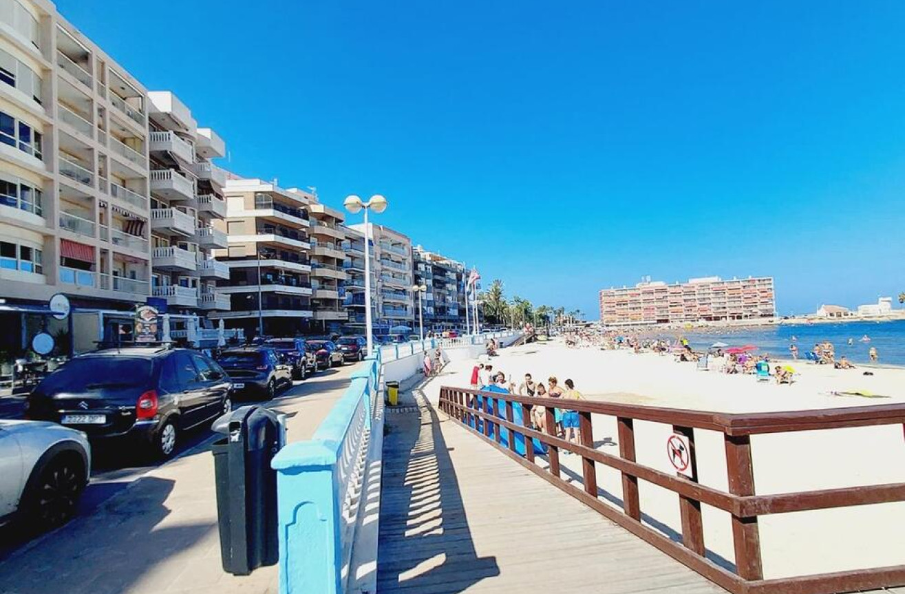 Resale - Apartment / flat - Torrevieja - Habaneras