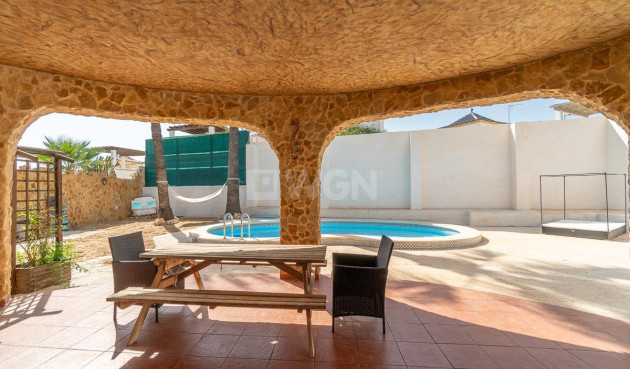 Reventa - Villa - Orihuela Costa - Los Balcones