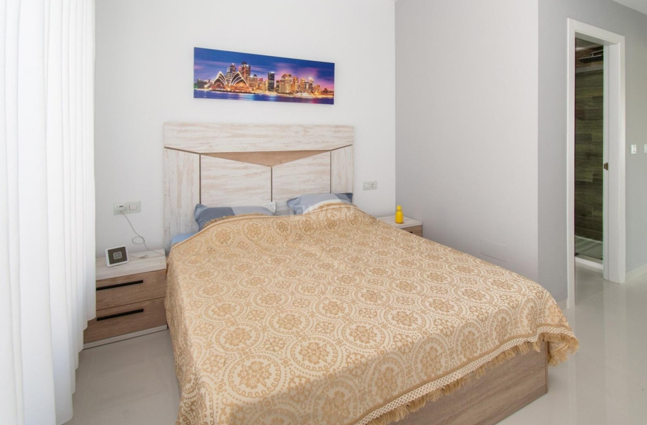 Resale - Villa - Mil Palmeras - Costa Blanca