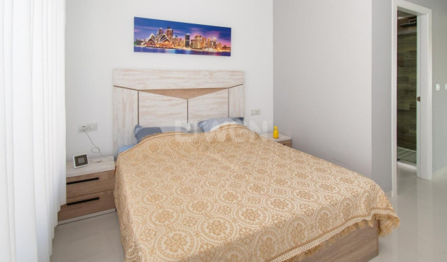 Resale - Villa - Mil Palmeras - Costa Blanca