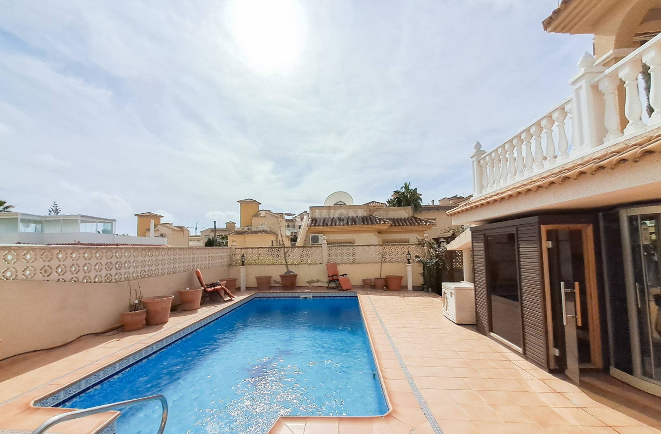 Reventa - Villa - Orihuela Costa - Altos De Campoamor