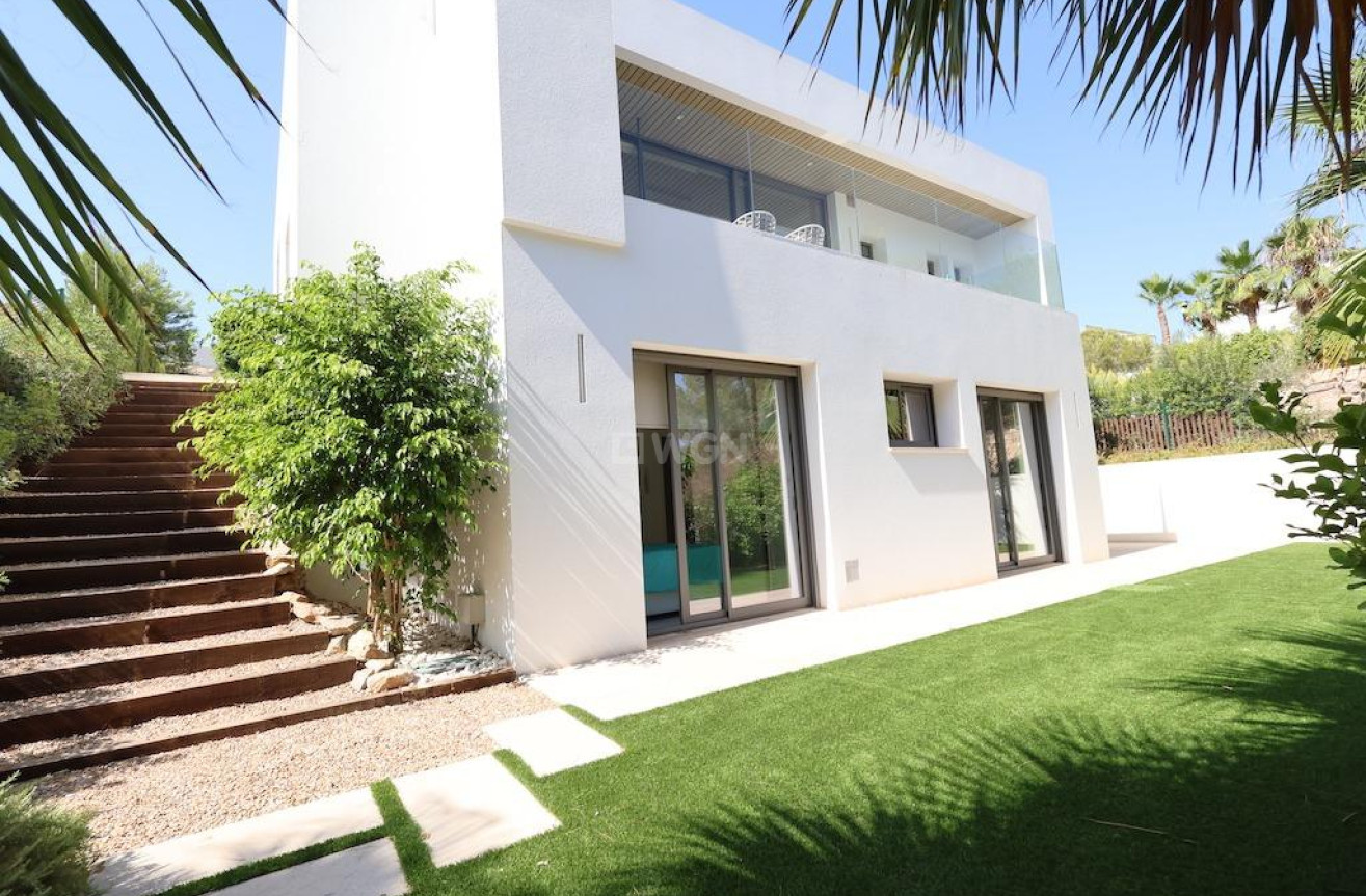 Resale - Villa - San Miguel de Salinas - Inland