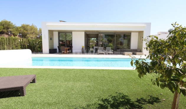 Resale - Villa - San Miguel de Salinas - Inland