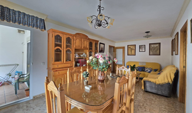 Resale - Apartment / flat - Estepona - Centro