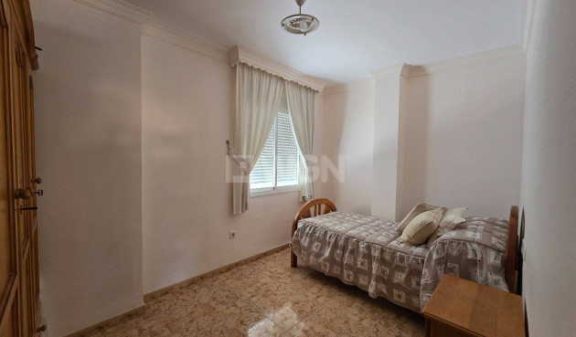 Resale - Apartment / flat - Estepona - Centro