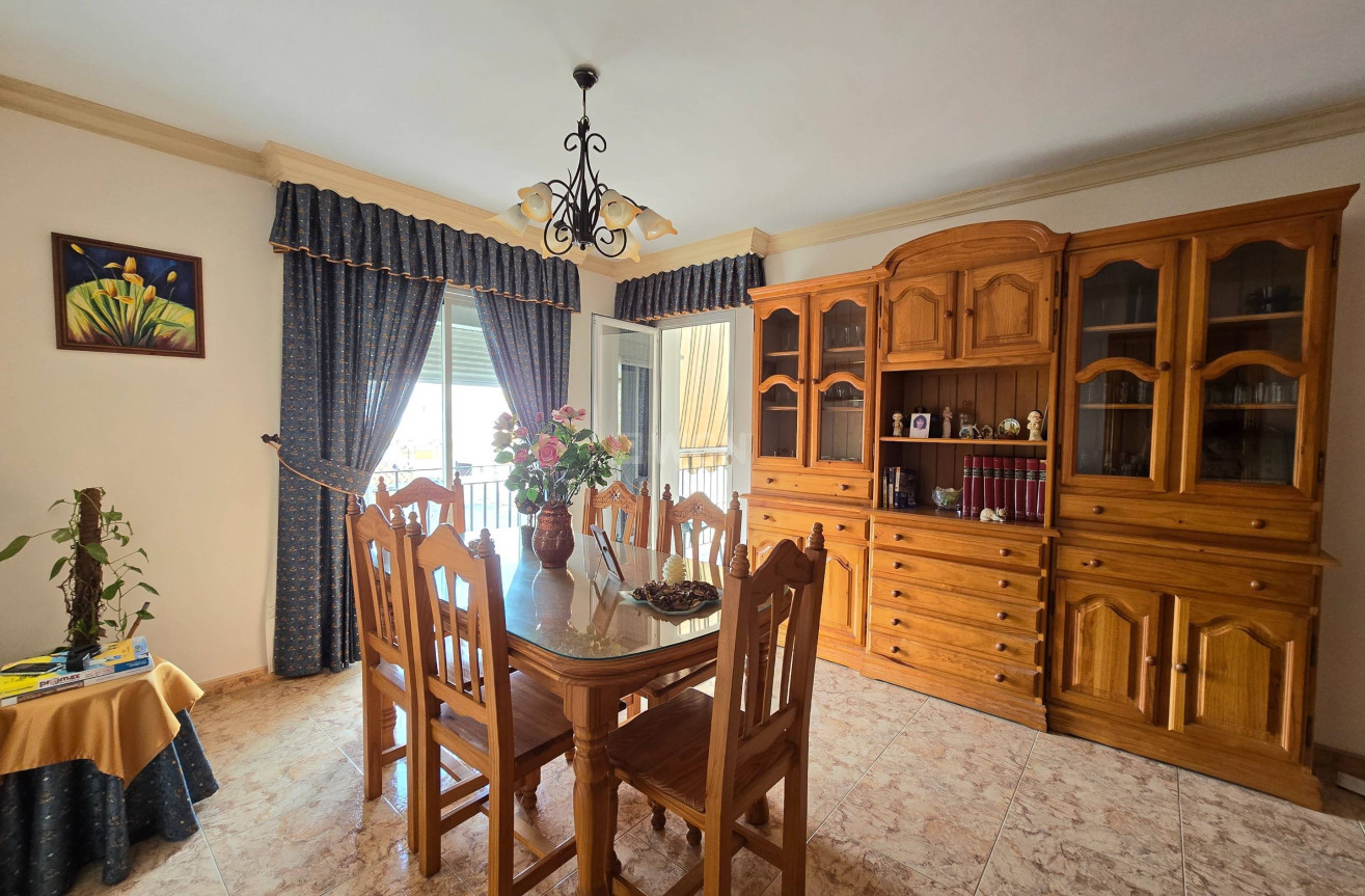 Resale - Apartment / flat - Estepona - Centro