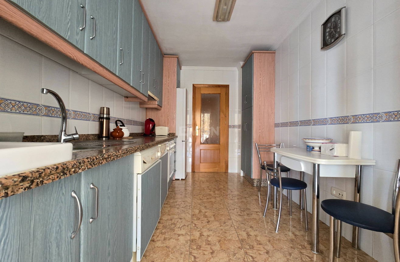 Resale - Apartment / flat - Estepona - Centro