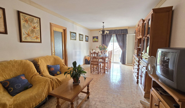 Resale - Apartment / flat - Estepona - Centro