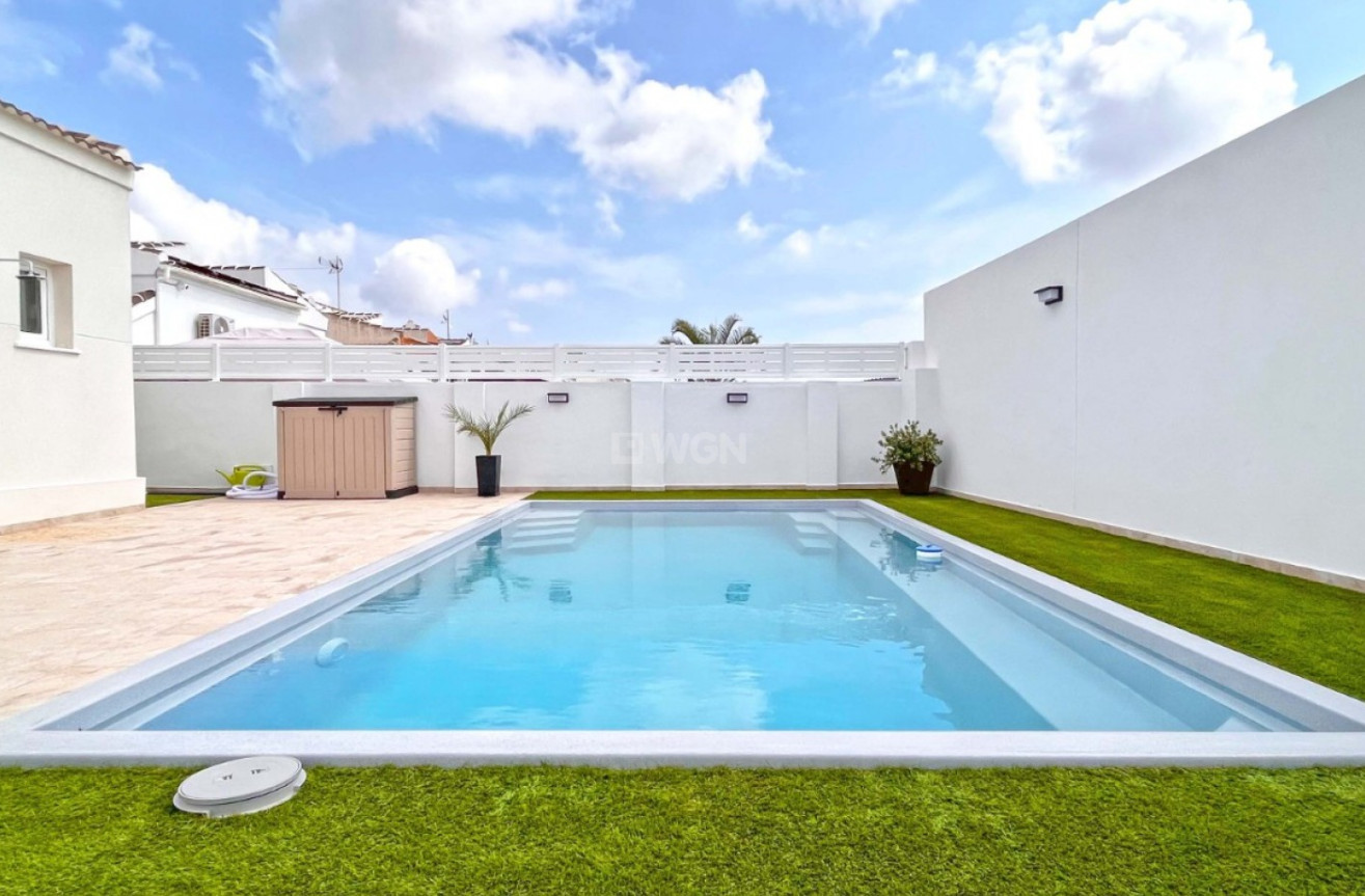 Resale - Villa - Torrevieja - Costa Blanca