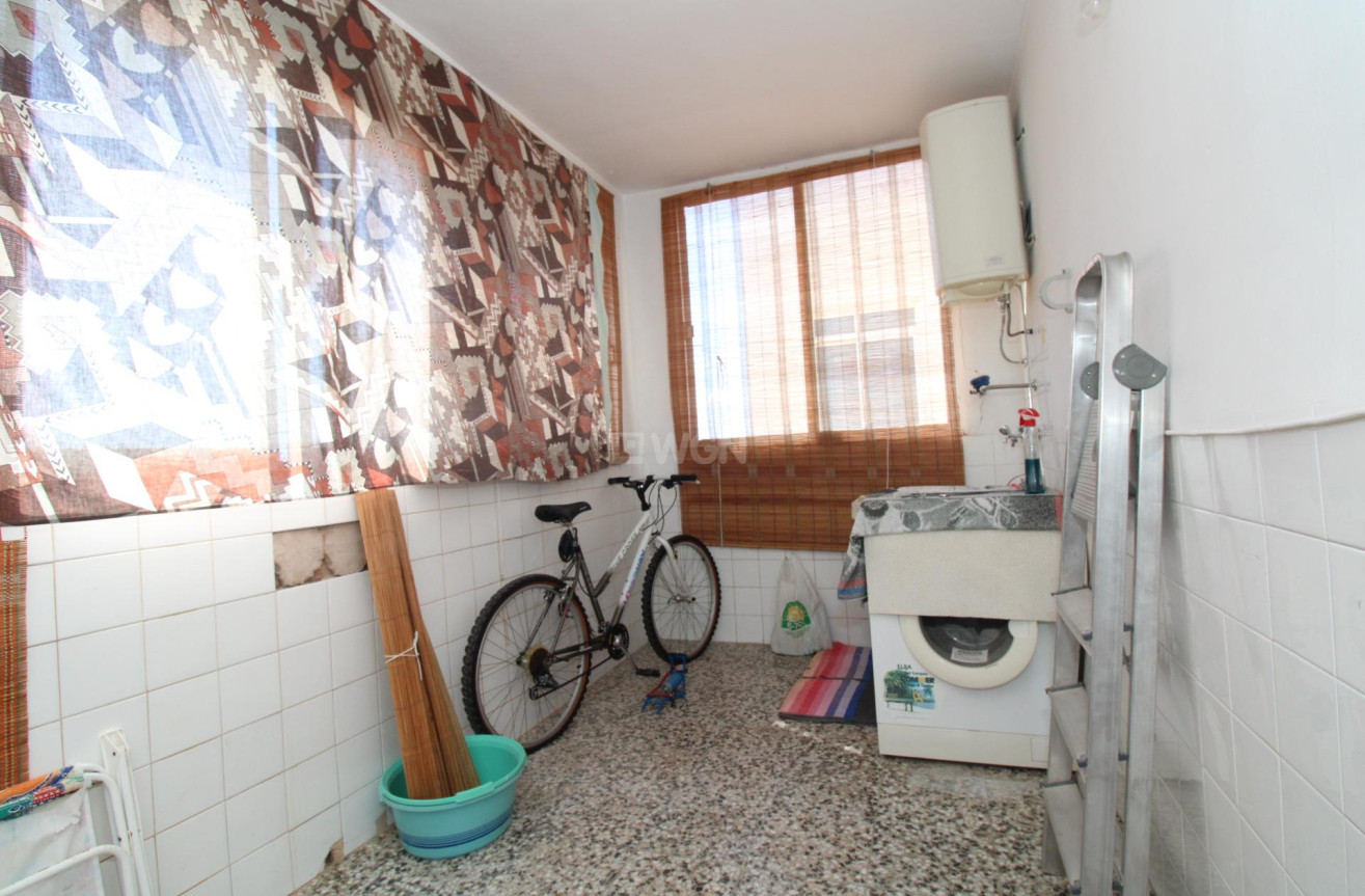 Resale - Penthouse - Lo Pagan - Villananitos