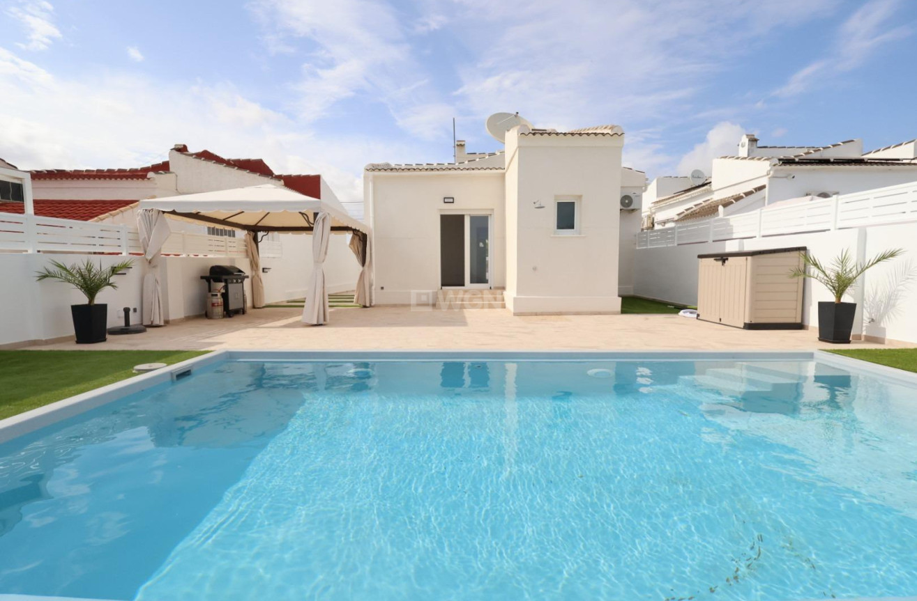 Resale - Villa - Torrevieja - Costa Blanca