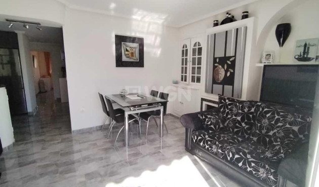 Resale - Apartment / flat - Torrevieja - Los Frutales