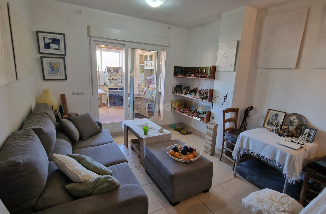 Resale - Apartment / flat - Alcaucín - Inland