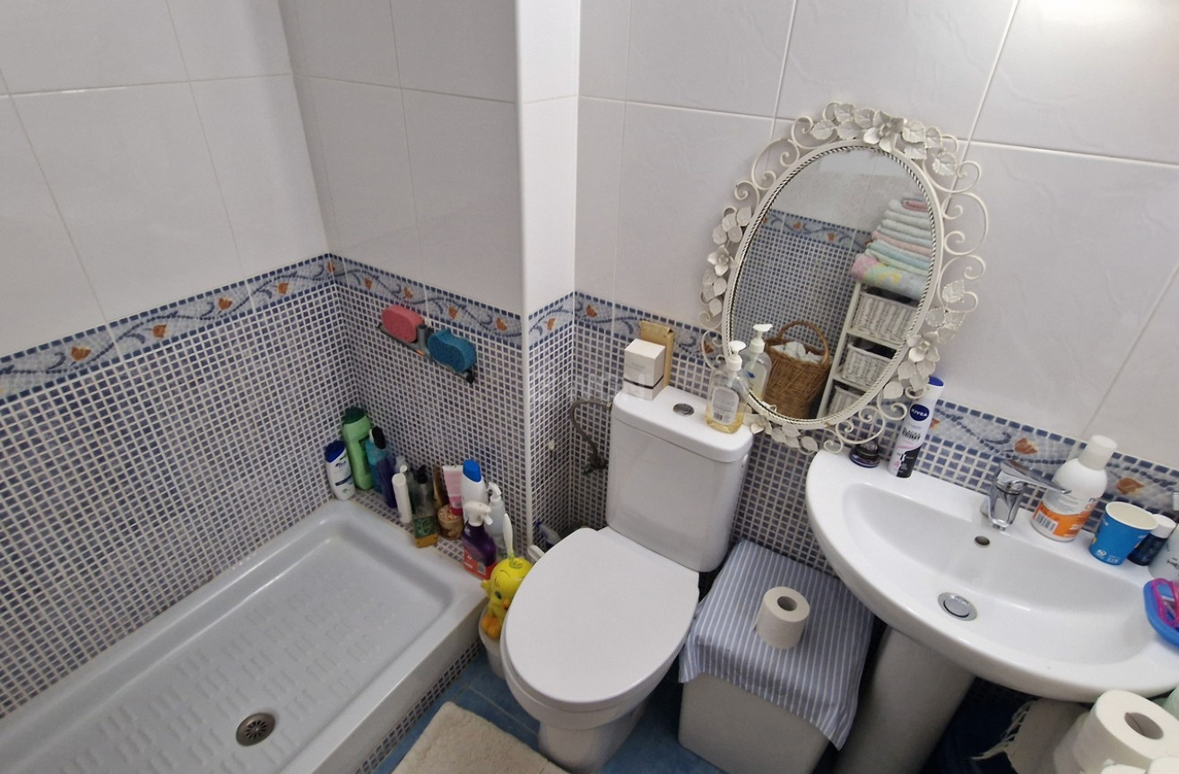 Resale - Apartment / flat - Alcaucín - Inland