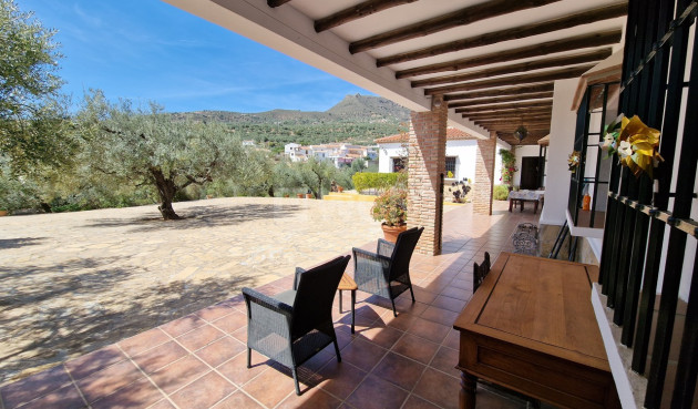 Resale - Villa - Alcaucín - Inland