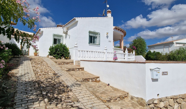 Resale - Villa - Vinuela - Inland