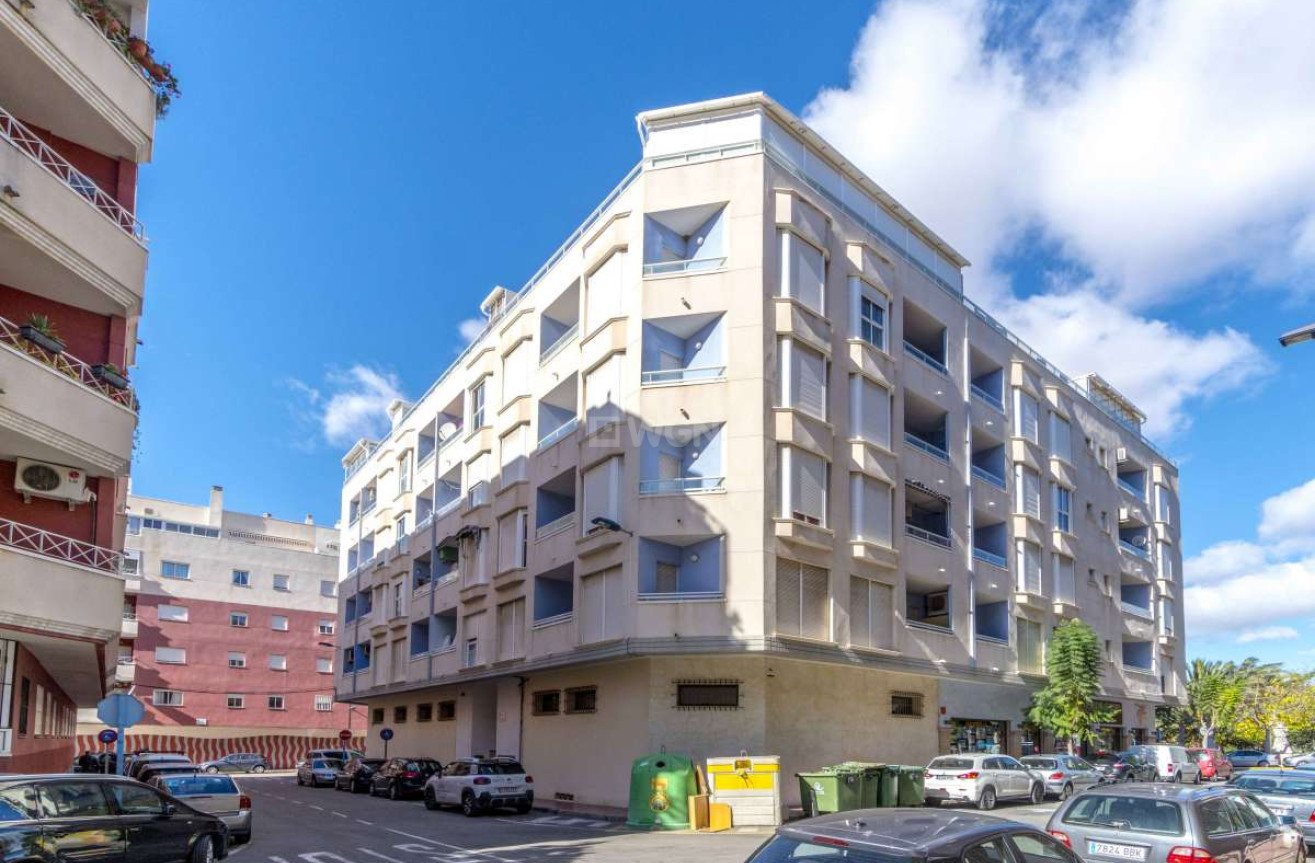 Resale - Apartment / flat - Torrevieja - Costa Blanca