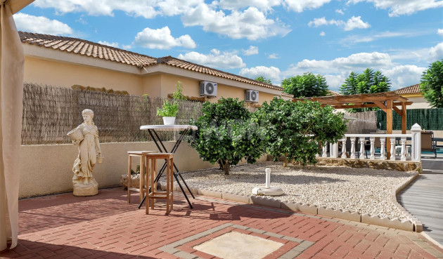 Resale - Villa - Lo Santiago - Inland