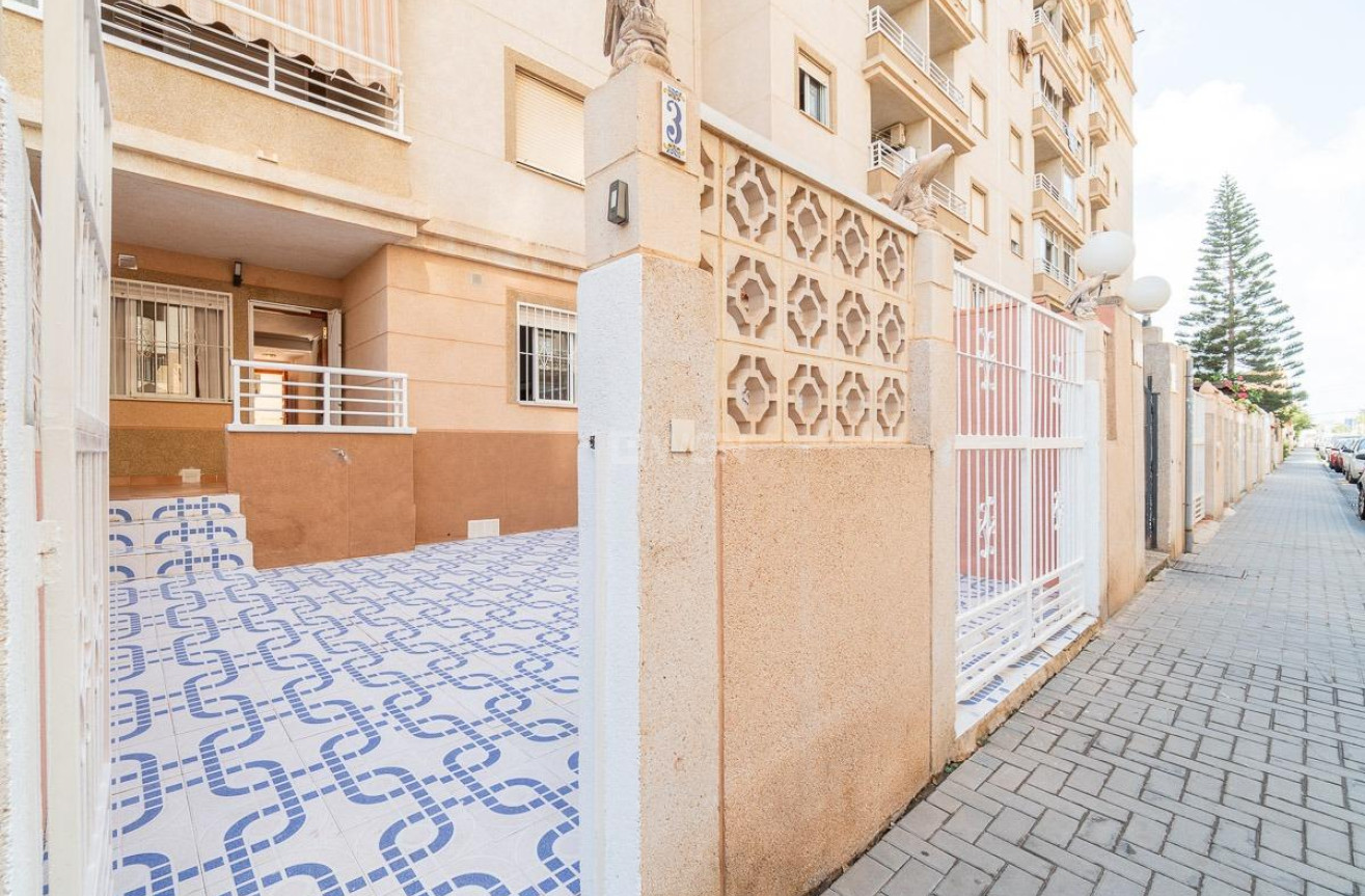 Resale - Apartment / flat - Torrevieja - Nueva Torrevieja