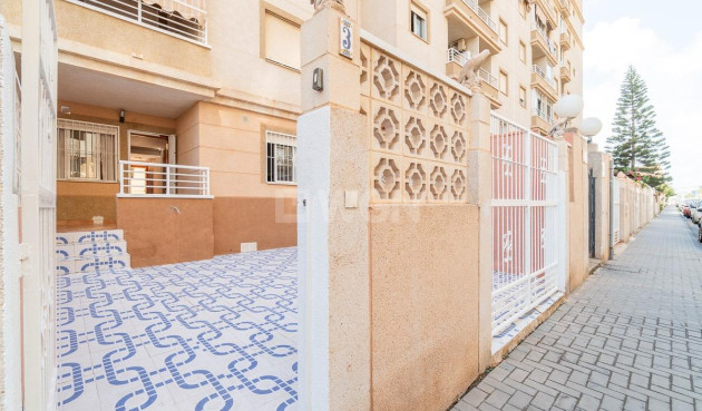 Resale - Apartment / flat - Torrevieja - Nueva Torrevieja