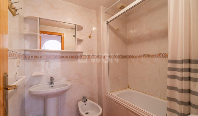 Resale - Apartment / flat - Torrevieja - Nueva Torrevieja