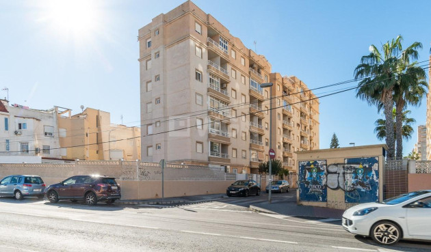 Resale - Apartment / flat - Torrevieja - Nueva Torrevieja