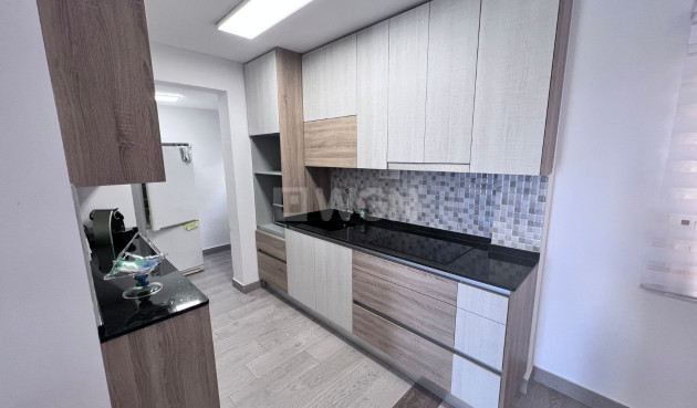 Resale - Apartment / flat - Torrevieja - Costa Blanca