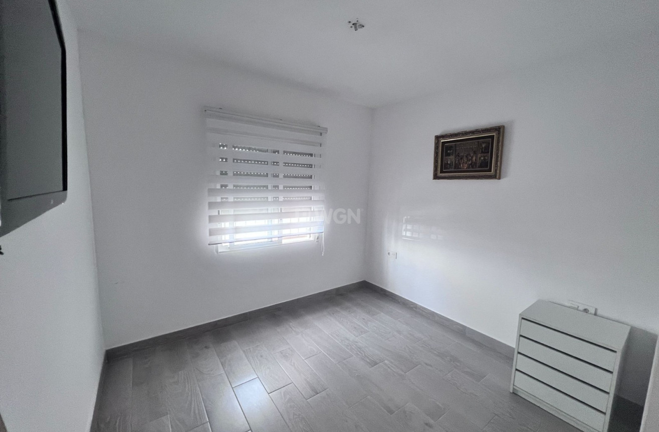 Resale - Apartment / flat - Torrevieja - Costa Blanca