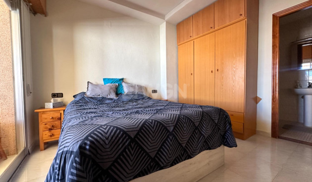 Resale - Apartment / flat - Torrevieja - Playa de los Locos