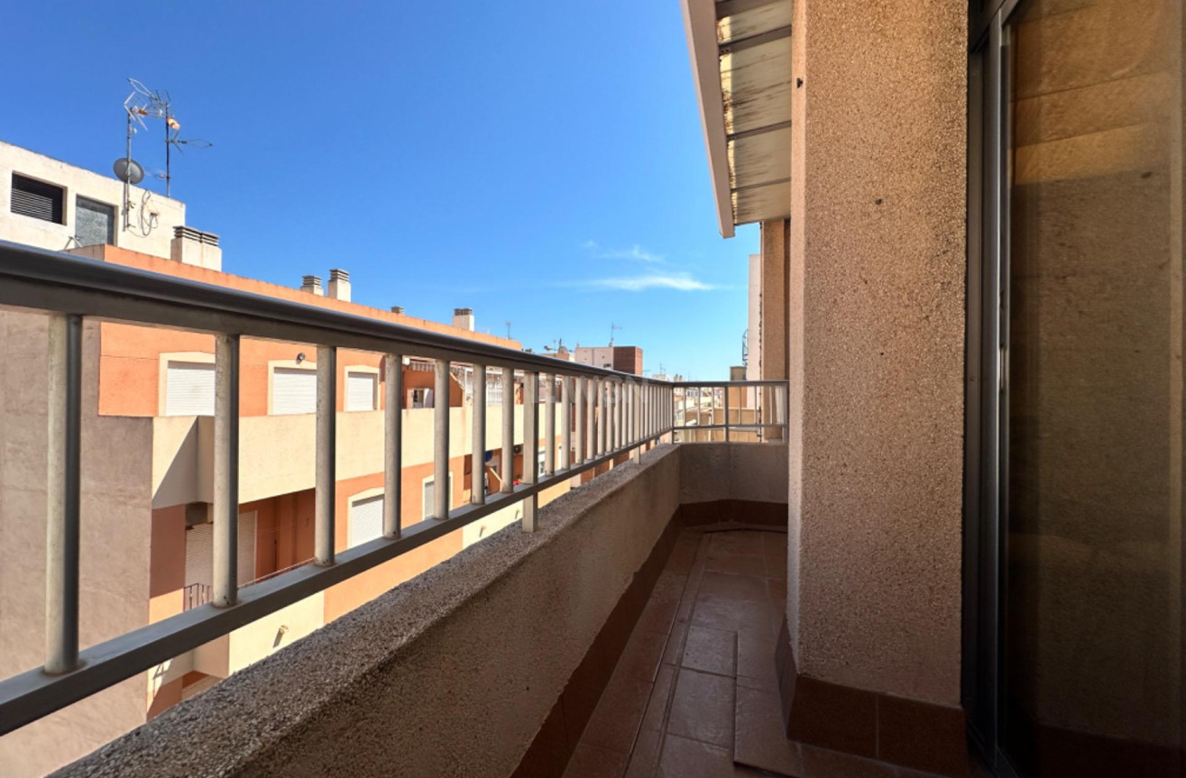 Resale - Apartment / flat - Torrevieja - Playa de los Locos