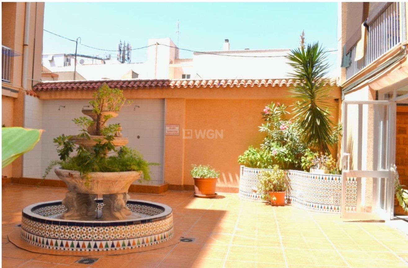 Resale - Apartment / flat - Torrevieja - Playa de los Locos