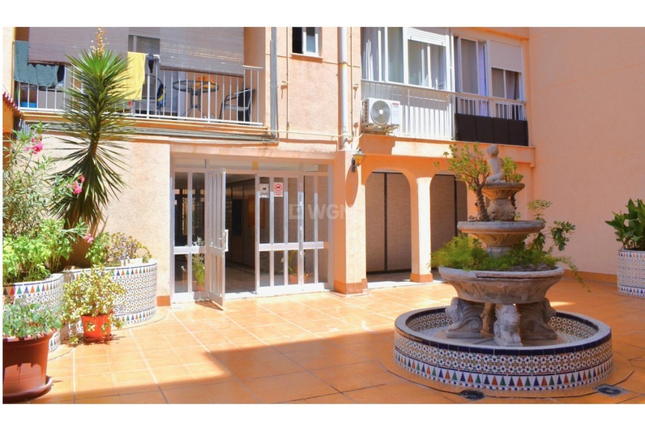 Resale - Apartment / flat - Torrevieja - Playa de los Locos