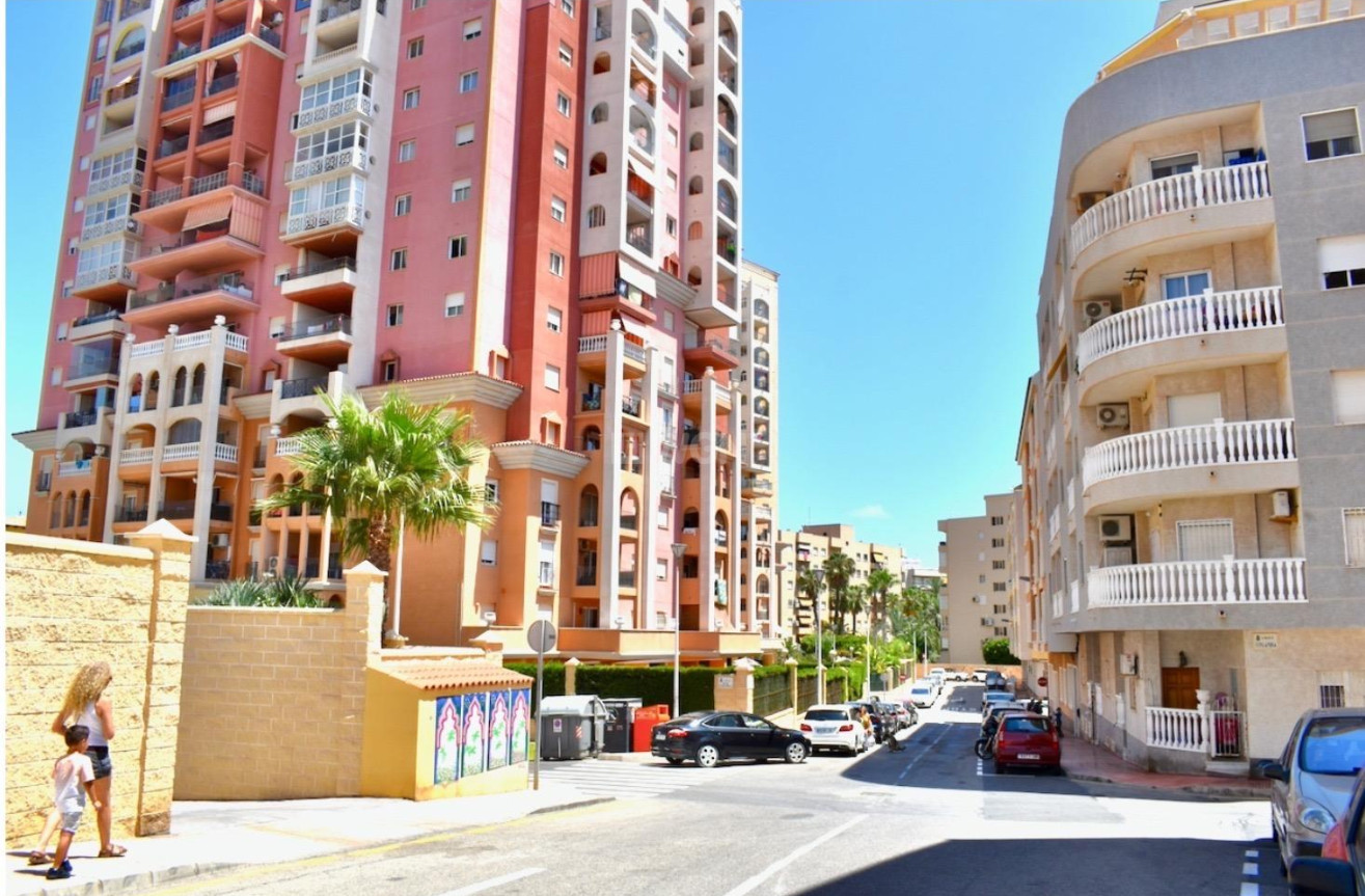 Resale - Apartment / flat - Torrevieja - Playa de los Locos