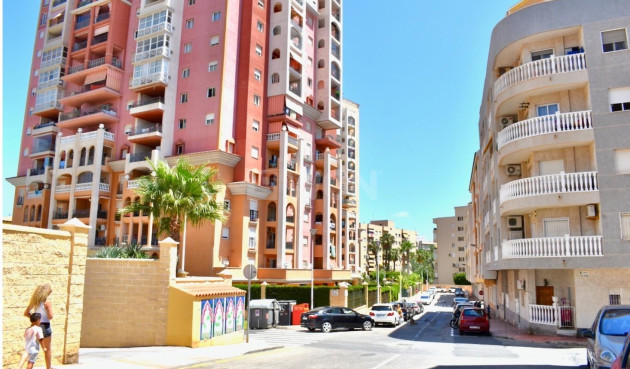 Resale - Apartment / flat - Torrevieja - Playa de los Locos