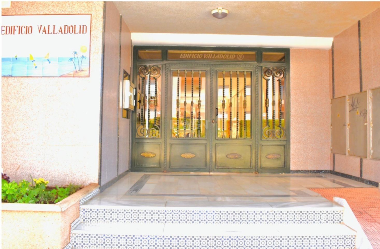 Resale - Apartment / flat - Torrevieja - Playa de los Locos