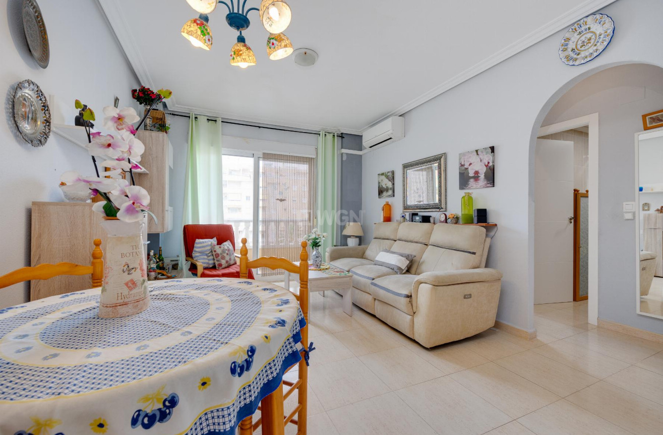 Resale - Apartment / flat - Torrevieja - Costa Blanca