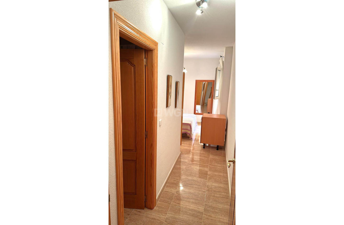 Resale - Apartment / flat - Los Alcázares - Centro