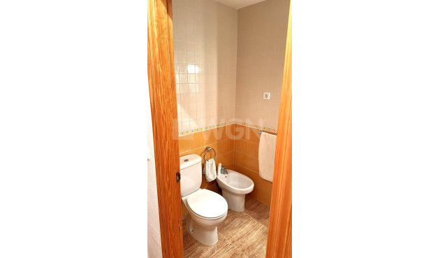 Resale - Apartment / flat - Los Alcázares - Centro