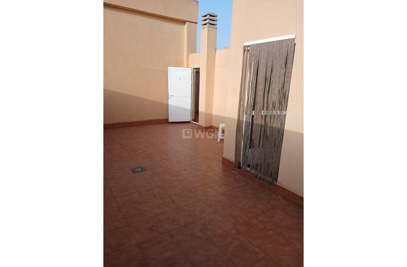 Resale - Apartment / flat - Los Alcázares - Centro