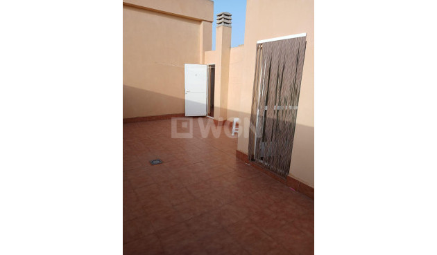 Resale - Apartment / flat - Los Alcázares - Centro