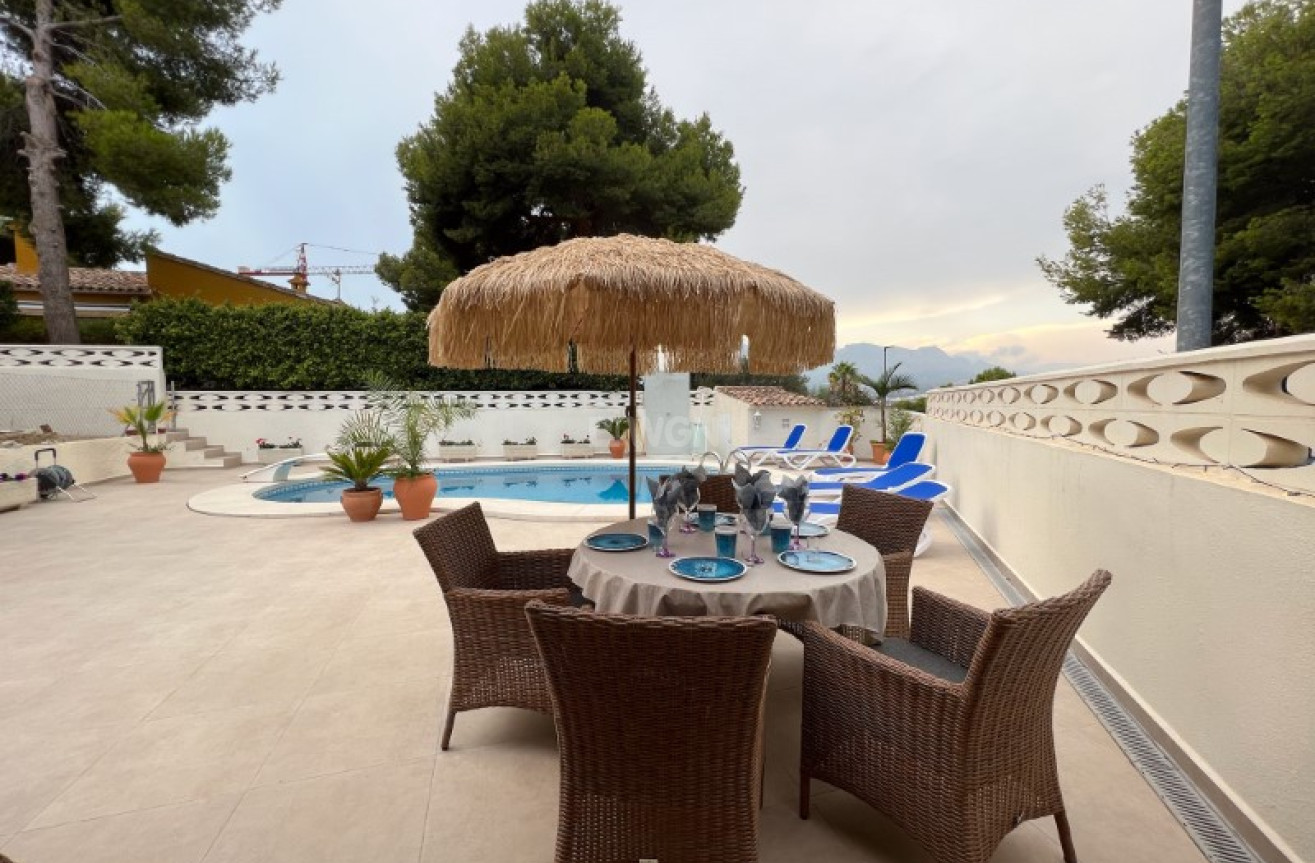 Resale - Villa - Alfas del Pí - Costa Blanca