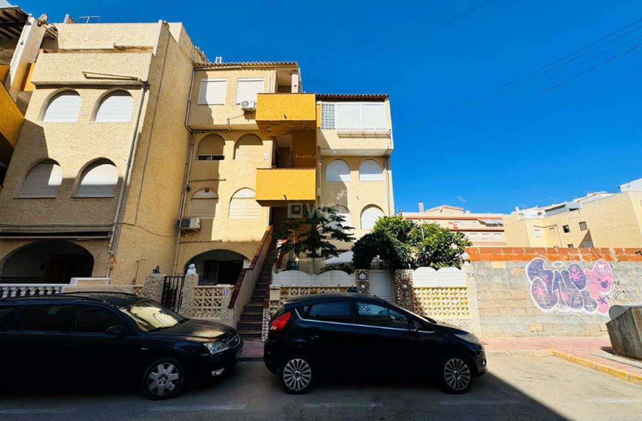 Resale - Apartment / flat - La Mata - Costa Blanca